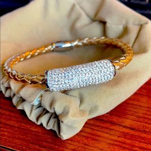 Bracelet with pave’ crystals. Magnetic clasp!